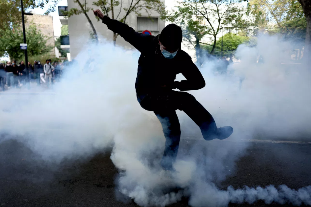 Масштабный пожар в лицее Франции из-за протестов школьников